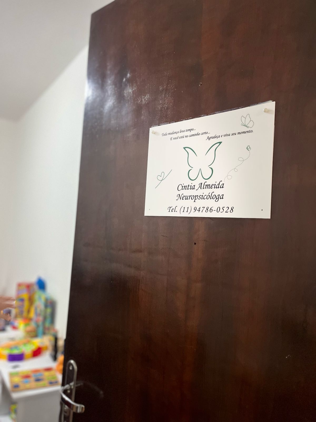 Entrada do consultório de Cintia Almeida