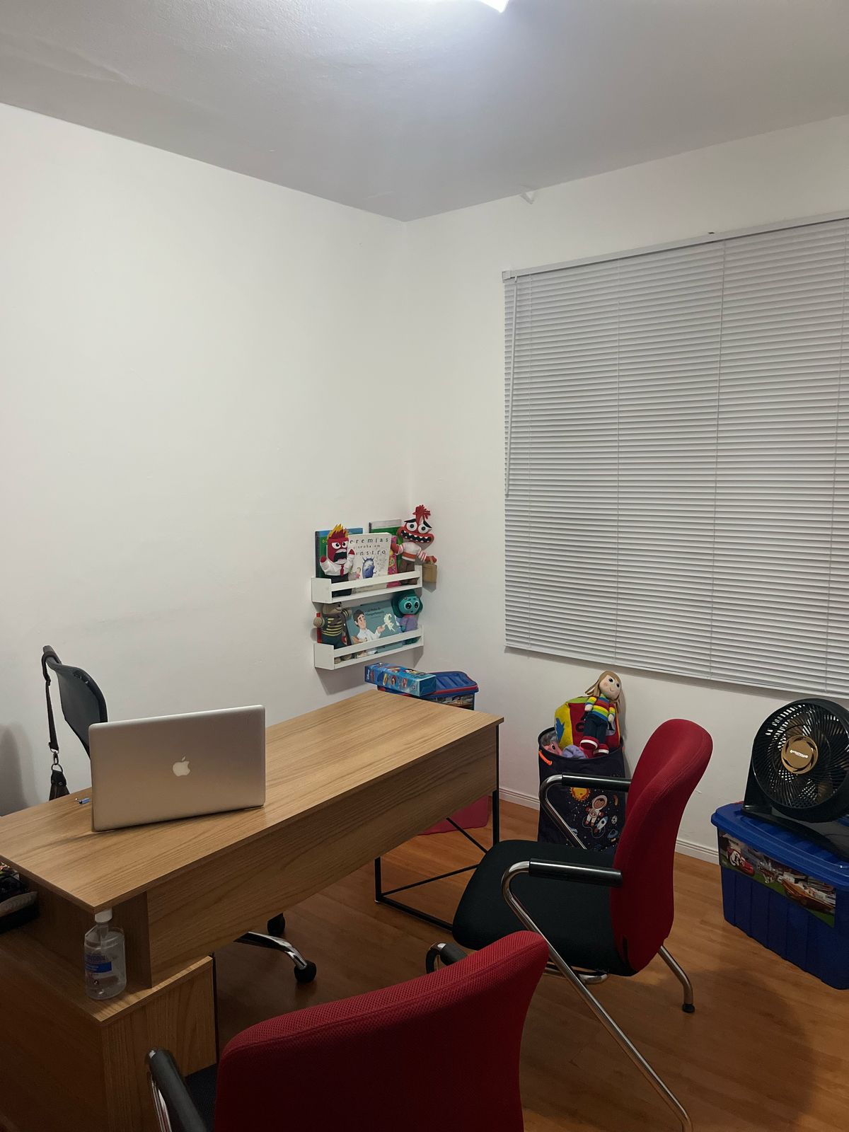 Sala de Cíntia Almeida